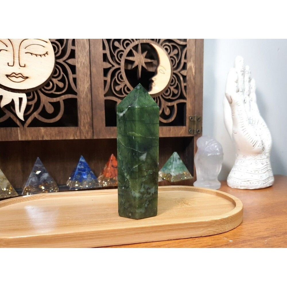 Nephrite Jade Crystal Tower - Picture 3 of 5